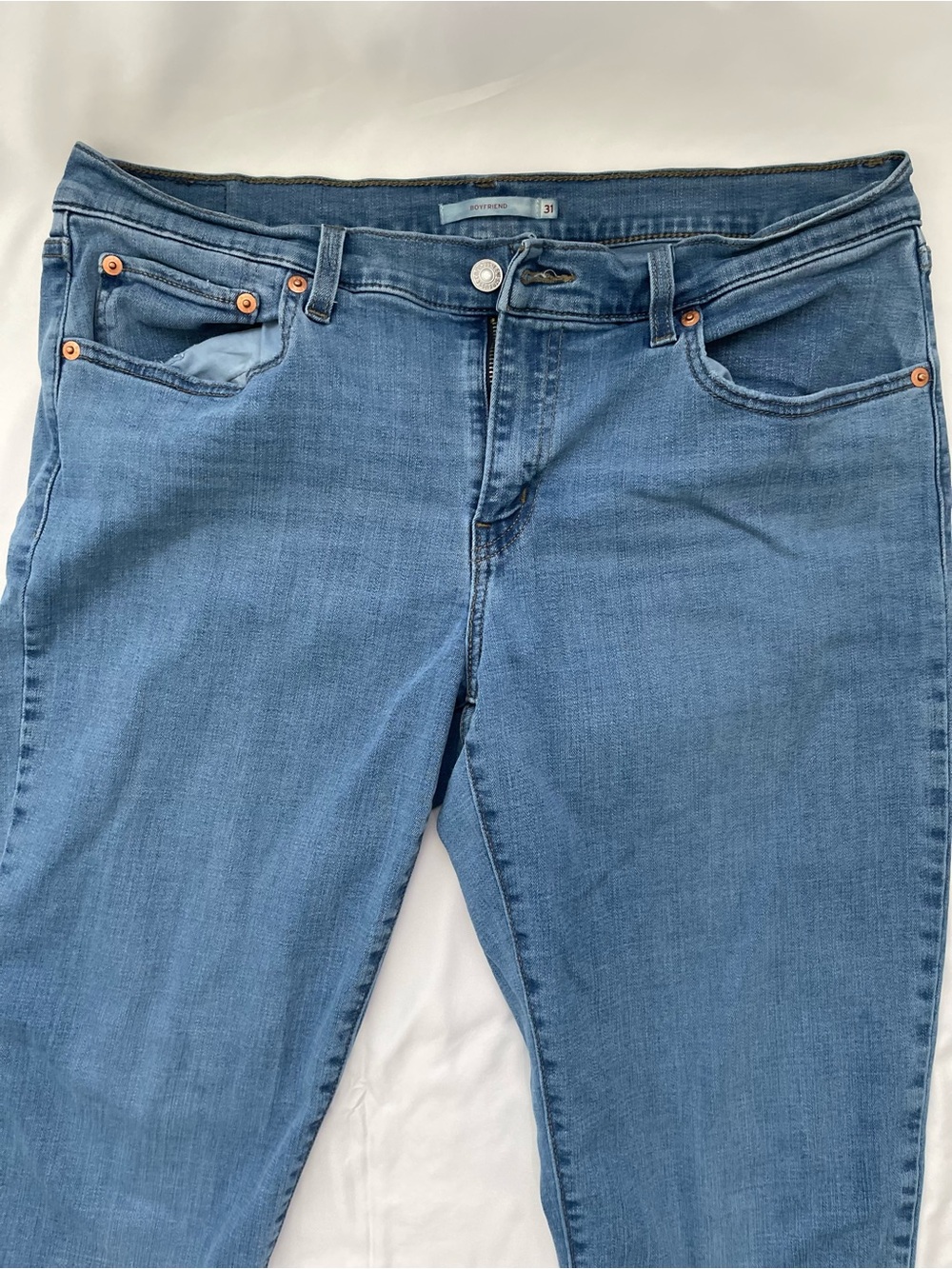 Levi’s Mid-Blue Women's Boyfriend Jeans - Picture 2 of 8